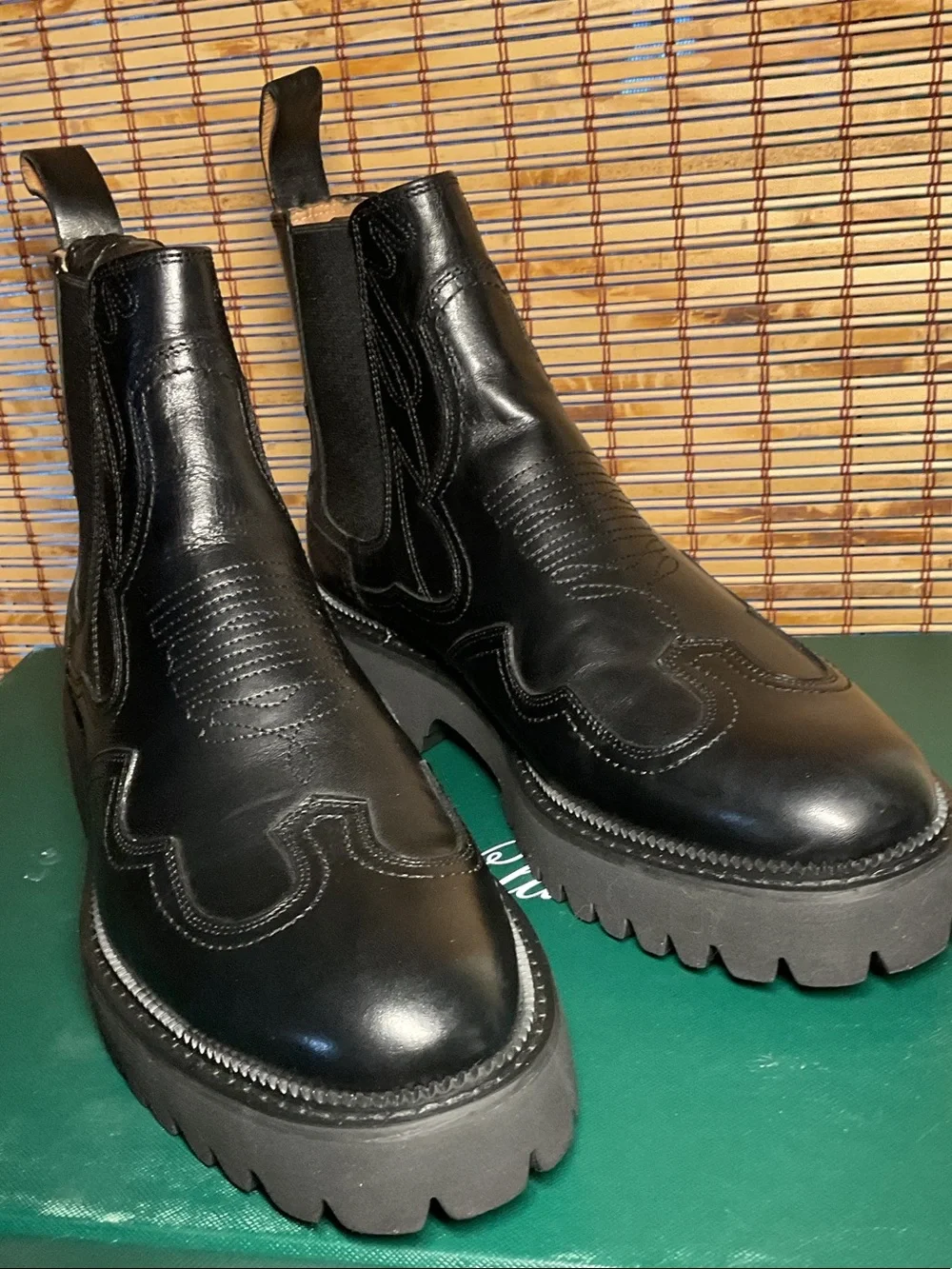MARC NOLAN dax chelsea boots NWB size 7